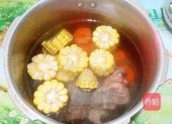 双红玉米骨头汤的做法图解4