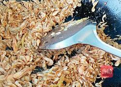 韭菜炒小河虾的做法图解3