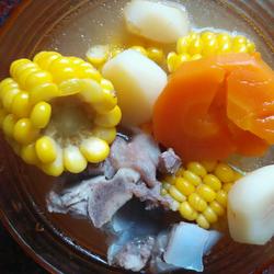 玉米马蹄骨头汤的做法[图]