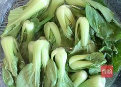 蚝油香菇vs灼小白菜的做法图解1