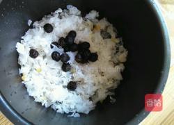 龙眼银耳汤的做法图解3