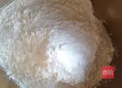 Q How to make sausage buns Illustration 1