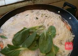 ，鲜虾骨头杂锦拉面的做法图解9