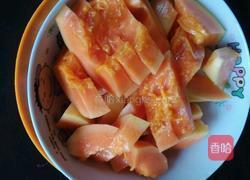 冰糖雪耳炖木瓜的做法图解1