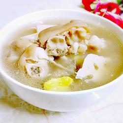 板栗莲藕煲猪脚的做法[图]