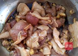 南瓜粉蒸肉的做法图解1