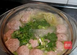 排骨，肉丸，手撕娃娃菜的做法图解3