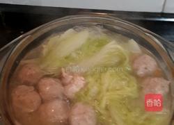 排骨，肉丸，手撕娃娃菜的做法图解2
