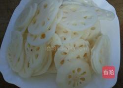 甜汁藕片的做法图解2