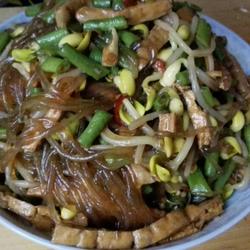 黄豆芽炖粉条的做法[图]