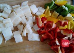 彩椒藕丁的做法图解2
