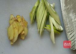 家常炖鲤鱼的做法图解1