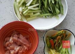 芹菜豆角小炒肉的做法图解1
