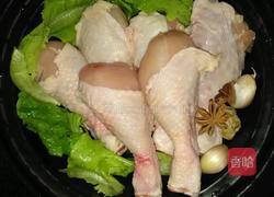 鸡腿板栗煲的做法图解1