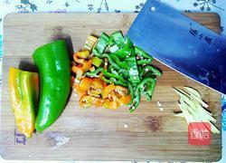 双椒羊肉的做法图解1