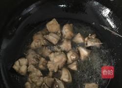板栗烧鸡块的做法图解7