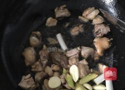板栗烧鸡块的做法图解8