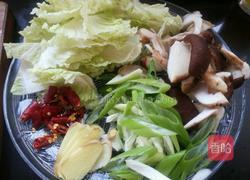 小鸡炖蘑菇的做法图解1