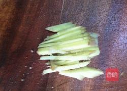 大蒜香芹炒牛肉的做法图解2