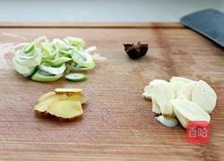 红烧鸡腿蘑菇的做法图解3