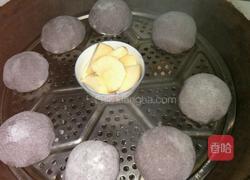 开花的紫米面馒头的做法图解2