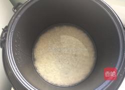 电饭煲饭的做法图解1