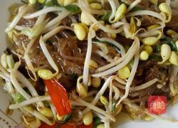 豆芽炒粉条的做法图解3
