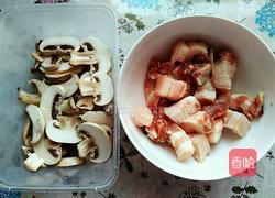 蘑菇红烧肉的做法图解3