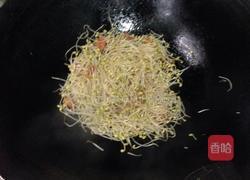 豆芽炒肉片的做法图解4