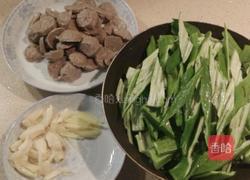 秋葵炒牛肉丸的做法图解4