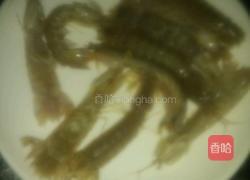 椒盐虾咕的做法图解1