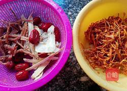 虫草花乌鸡汤的做法图解2