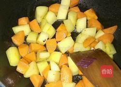土豆胡萝卜烧牛腩的做法图解2