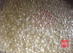 自制酥脆挂霜花生米的做法图解2