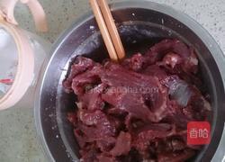 青椒炒牛肉的做法圖解1