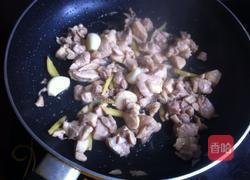 鸡腿肉炒西兰花的做法图解6