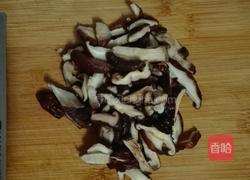 双椒蘑菇焖鸡块的做法图解4