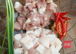 土豆闷五花肉的做法图解2