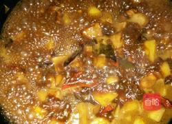 土豆闷五花肉的做法图解3