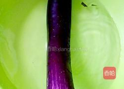 藕丁蒸茄盒的做法图解3