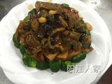 海参扒白灵菇