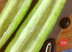 清炒苦瓜的做法图解1