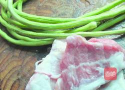 豆角焖面的做法图解1