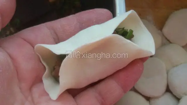 中间对捏紧