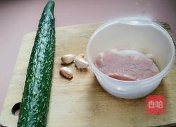 黄瓜炒肉的做法图解1