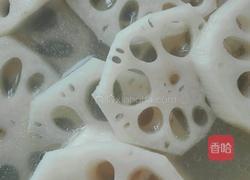带皮排骨莲藕汤的做法图解11