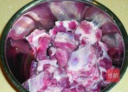 排骨烩酸菜的做法图解1