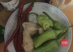 新版虎皮尖椒的做法图解1