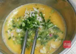 Illustration of how to make whitebait scrambled eggs 7