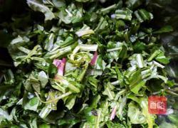 凉拌蒲公英的做法图解2